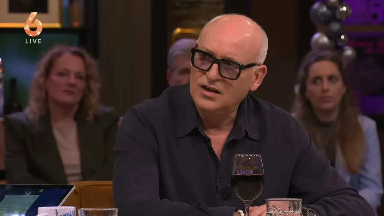 فان دير جيب يتنبأ بمستقبل واعد: «إنه رائع للغاية! هذا أمر غير عادي حقاً»